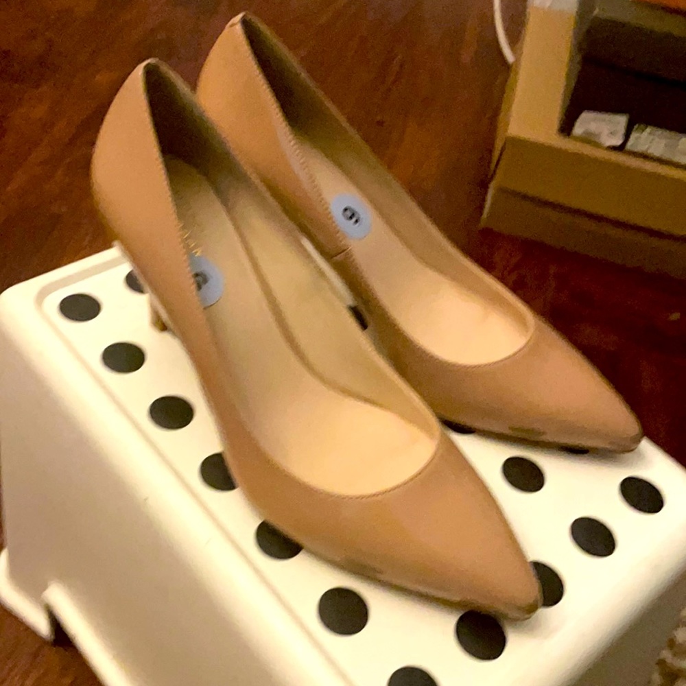 Brand new cole haan size 9AA .